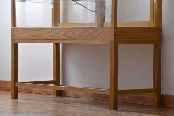 レトロ家具　昭和レトロ　ナラ材!脚付きガラスケース