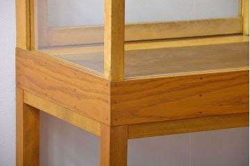 レトロ家具　昭和レトロ　ナラ材!脚付きガラスケース