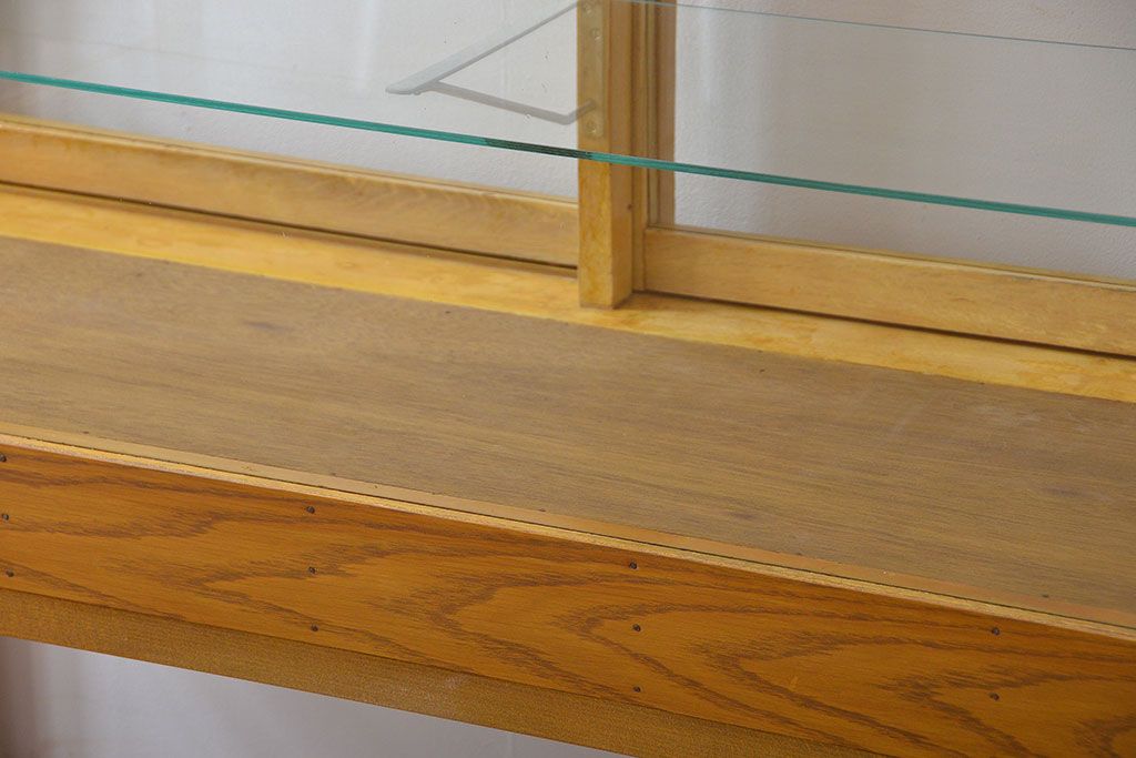 レトロ家具　昭和レトロ　ナラ材!脚付きガラスケース