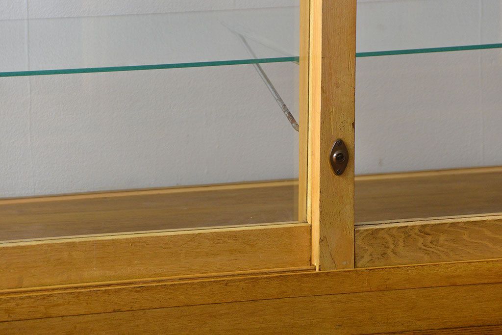 レトロ家具　昭和レトロ　ナラ材!脚付きガラスケース