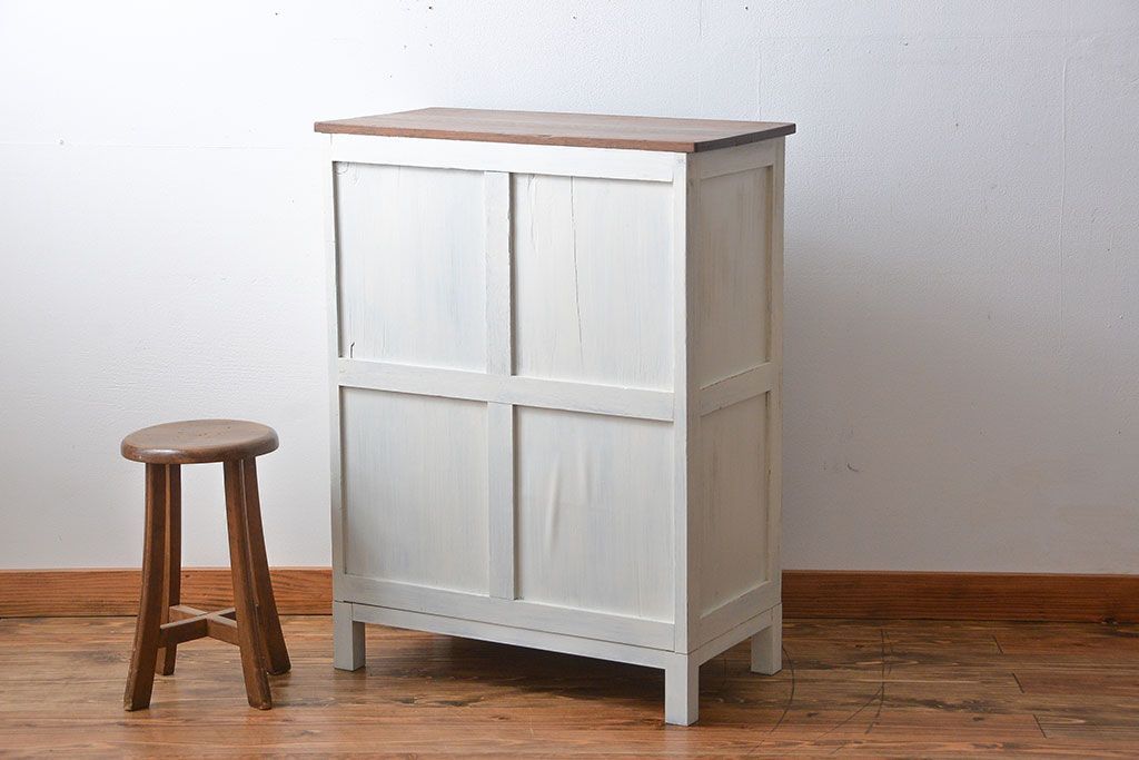 アンティーク家具　黒板扉付き!おうちカフェ風　気泡ガラス入り脚付き収納戸棚