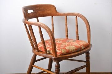 レトロ家具　イギリスアンティーク　レトロなアームチェア(1)