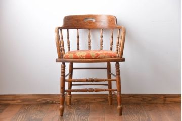 レトロ家具　イギリスアンティーク　レトロなアームチェア(2)