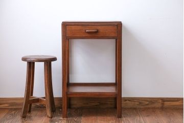 アンティーク家具　イギリスアンティーク　引き出し付きサイドテーブル