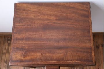 アンティーク家具　イギリスアンティーク　引き出し付きサイドテーブル