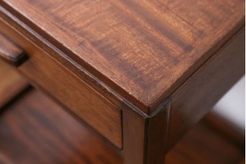 アンティーク家具　イギリスアンティーク　引き出し付きサイドテーブル