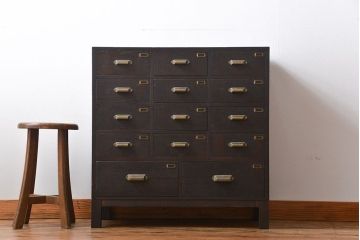 アンティーク家具　アンティーク　ネームプレート付き　脚付き14杯引き出し