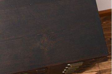 アンティーク家具　アンティーク　ネームプレート付き　脚付き14杯引き出し