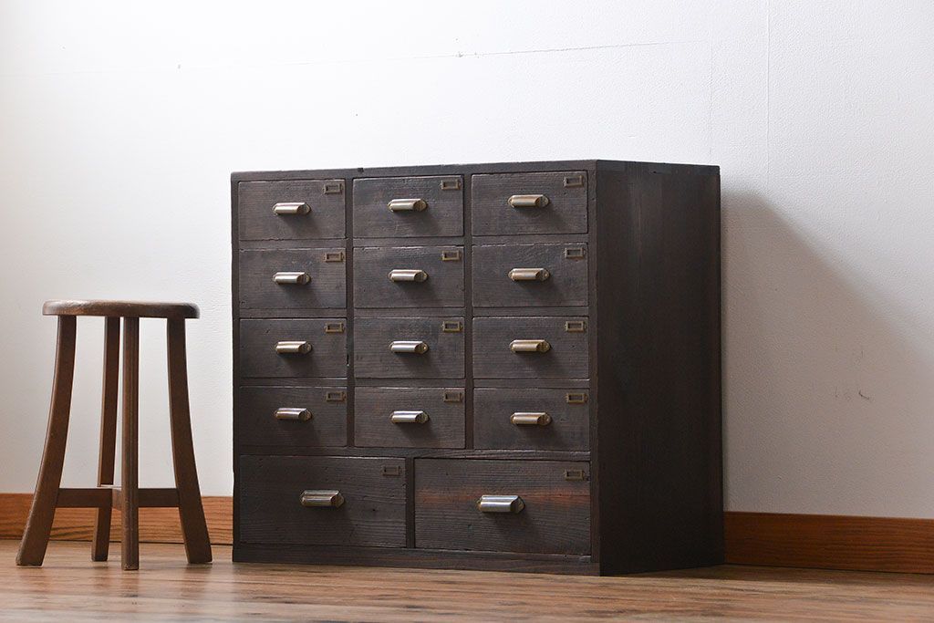 アンティーク家具　アンティーク　ネームプレート付き　14杯引き出し