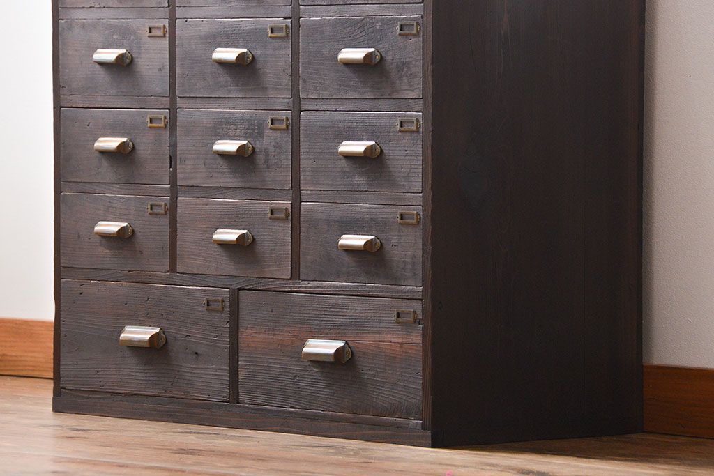 アンティーク家具　アンティーク　ネームプレート付き　14杯引き出し