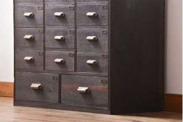 アンティーク家具　アンティーク　ネームプレート付き　14杯引き出し