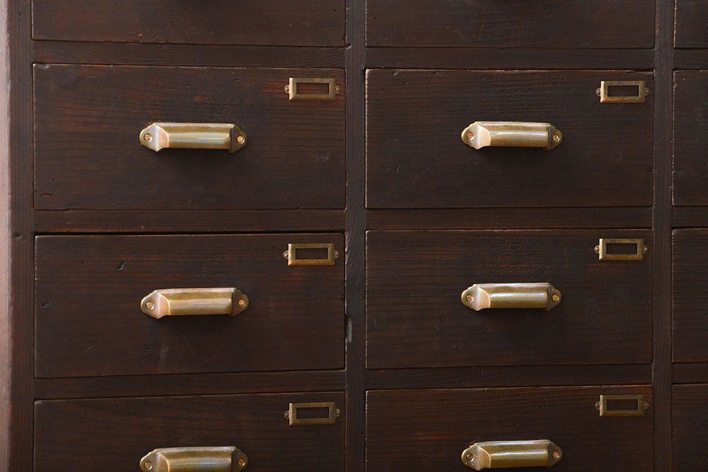 アンティーク家具　アンティーク　ネームプレート付き　14杯引き出し
