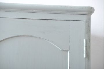 アンティーク家具　アンティークペイント　ガラスの取っ手付きワードローブ