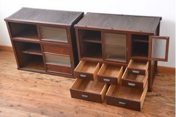 レトロ家具　昭和レトロ　モールガラス入り　重ね食器棚