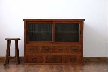 アンティーク家具　7杯引き出し付き　欅材のガラス戸収納棚