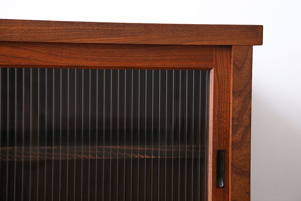 アンティーク家具　7杯引き出し付き　欅材のガラス戸収納棚