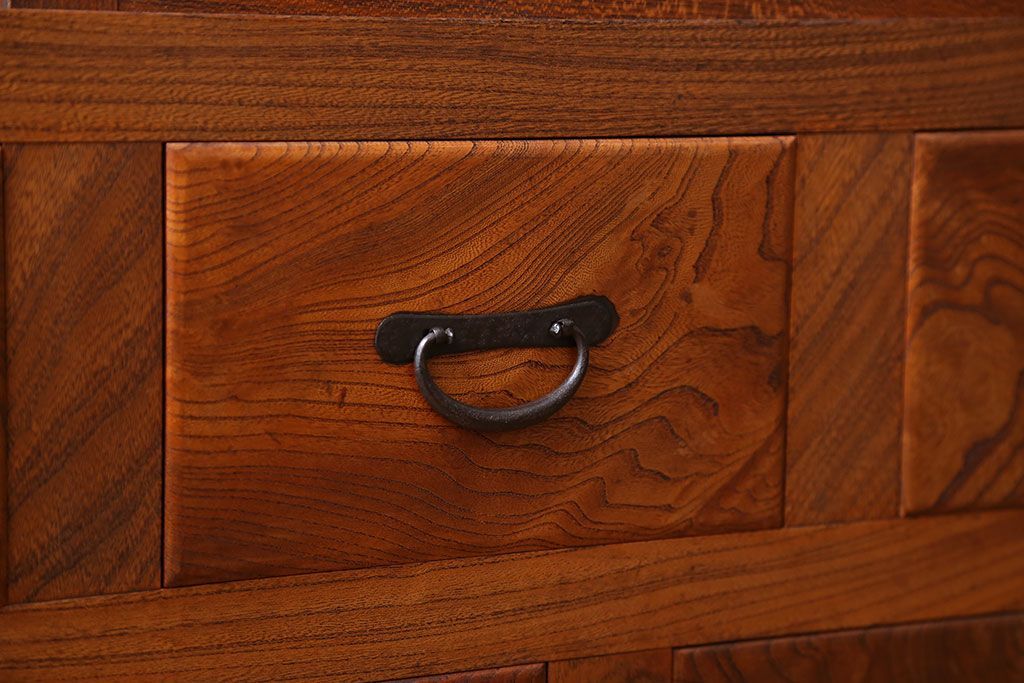 アンティーク家具　7杯引き出し付き　欅材のガラス戸収納棚