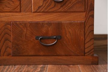 アンティーク家具　7杯引き出し付き　欅材のガラス戸収納棚