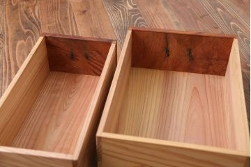 アンティーク家具　7杯引き出し付き　欅材のガラス戸収納棚