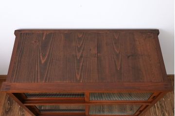 レトロ家具　昭和レトロ　欅材　モールガラス入り脚付き戸棚