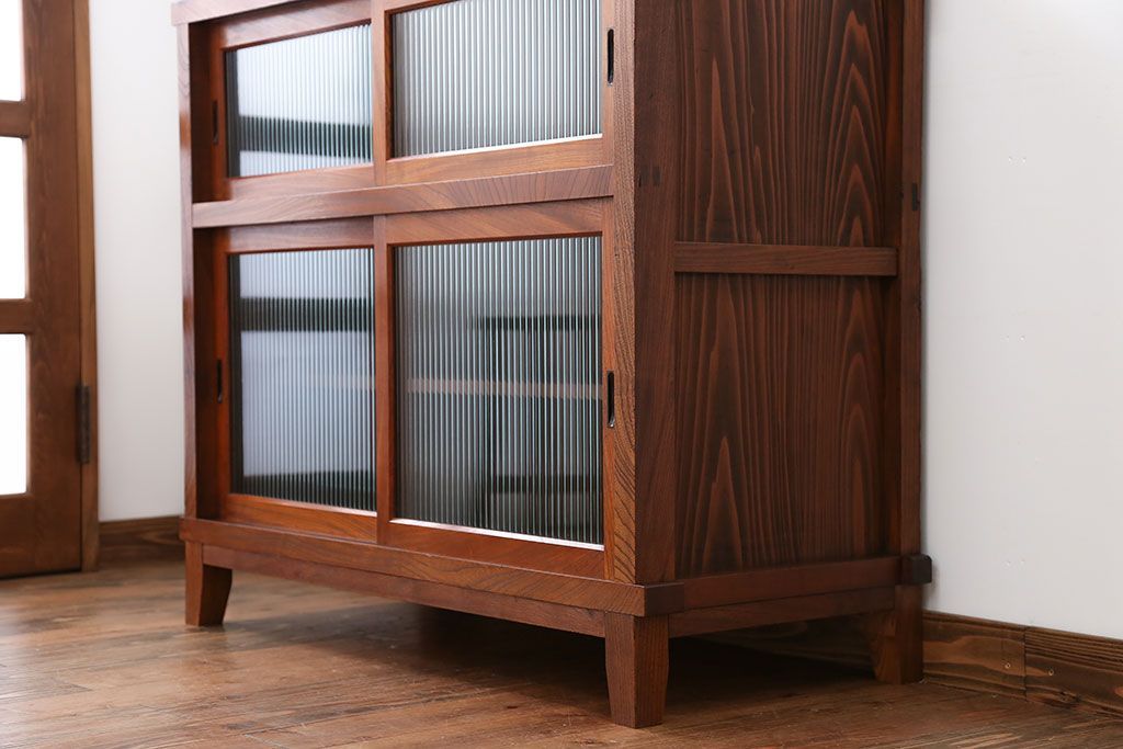 レトロ家具　昭和レトロ　欅材　モールガラス入り脚付き戸棚