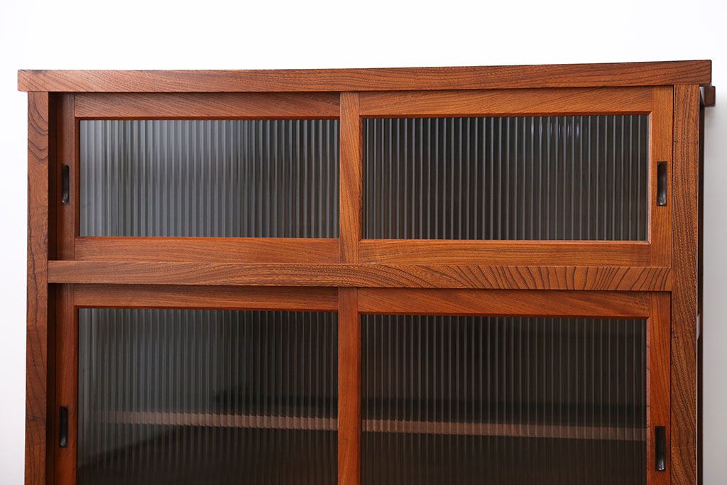 レトロ家具　昭和レトロ　欅材　モールガラス入り脚付き戸棚