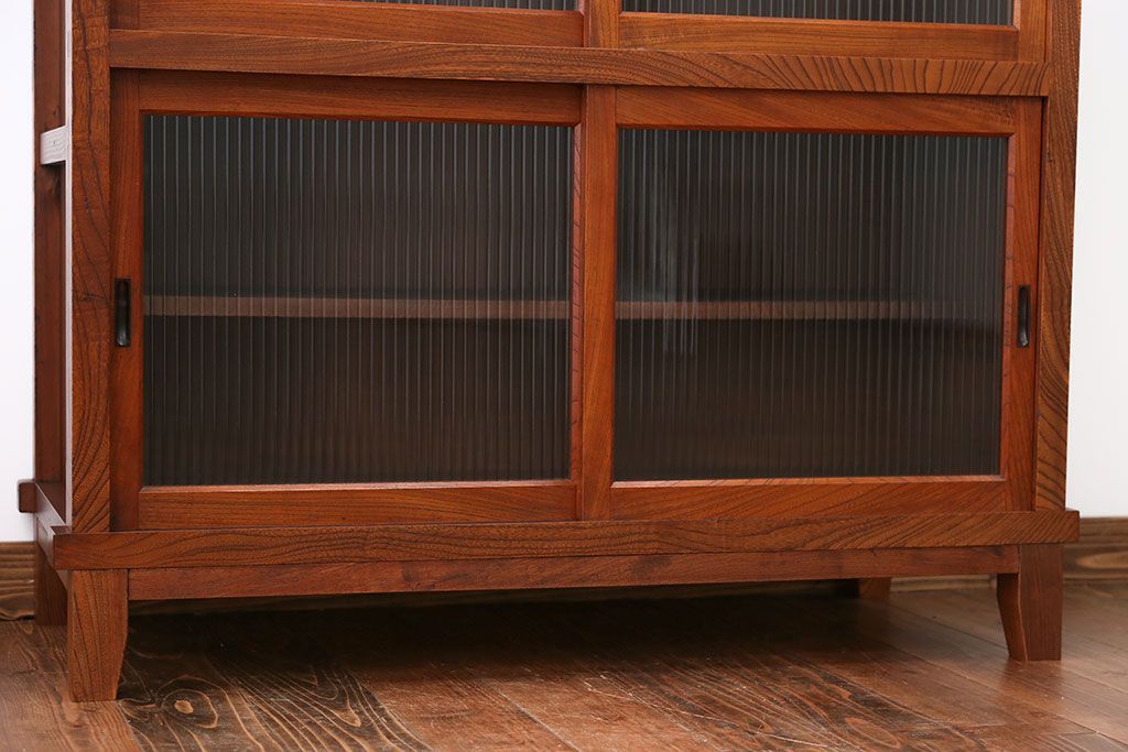 レトロ家具　昭和レトロ　欅材　モールガラス入り脚付き戸棚