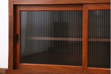 レトロ家具　昭和レトロ　欅材　モールガラス入り脚付き戸棚