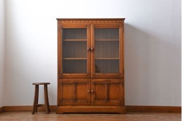 アンティーク家具　イギリスアンティーク　アーコール　カップボード