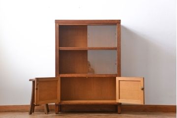 アンティーク家具　イギリスアンティーク　オーク材　脚付きブックケース