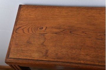 アンティーク家具　イギリスアンティーク　オーク材　脚付きブックケース