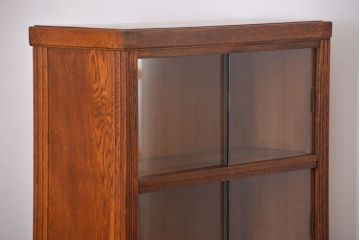 アンティーク家具　イギリスアンティーク　オーク材　脚付きブックケース