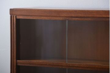 アンティーク家具　イギリスアンティーク　オーク材　脚付きブックケース