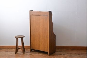 アンティーク家具　イギリスアンティーク　アーコール　収納棚