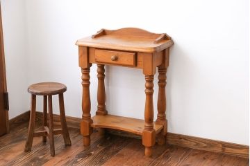 ヴィンテージ家具　イギリスビンテージ　パイン材　サイドテーブル