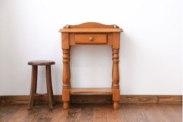 ヴィンテージ家具　イギリスビンテージ　パイン材　サイドテーブル