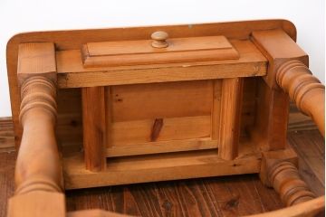 ヴィンテージ家具　イギリスビンテージ　パイン材　サイドテーブル