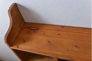 アンティーク家具　イギリスアンティーク　パイン材の壁掛けキャビネット