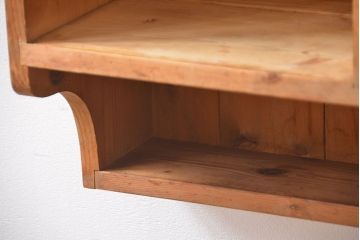 アンティーク家具　イギリスアンティーク　パイン材の壁掛けキャビネット