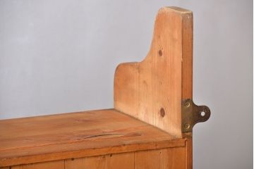 アンティーク家具　イギリスアンティーク　パイン材の壁掛けキャビネット