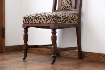 アンティーク家具　イギリスアンティーク　オーク材　キャスター付きチェア