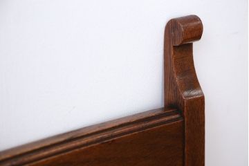 アンティーク家具　イギリスアンティーク　オーク材　キャスター付きチェア