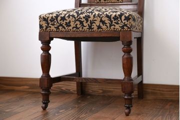 アンティーク家具　イギリスアンティーク　オーク材　キャスター付きチェア
