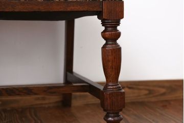 アンティーク家具　イギリスアンティーク　オーク材　キャスター付きチェア