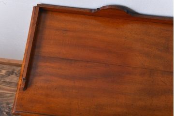 アンティーク家具　イギリスアンティーク　マホガニー材　小振りなキャビネット