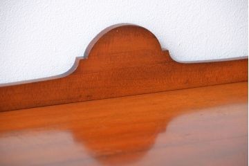 アンティーク家具　イギリスアンティーク　マホガニー材　小振りなキャビネット
