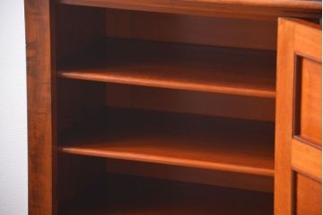 アンティーク家具　イギリスアンティーク　マホガニー材　小振りなキャビネット