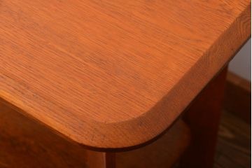 アンティーク家具　イギリスアンティーク　オーク材　サイドテーブル