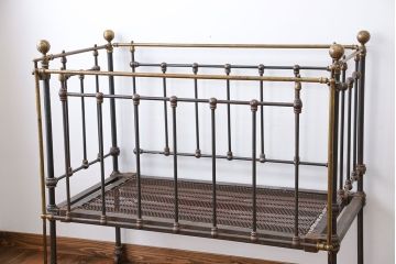 アンティーク家具　イギリスアンティーク　ベビーベット