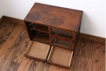 レトロ家具　昭和レトロ　小振りなガラス戸棚